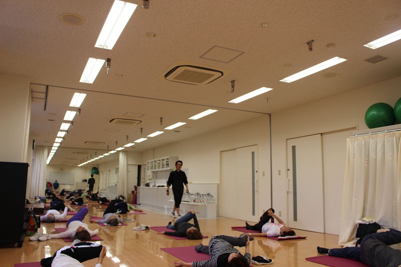 ストレッチもしっかりとしますよ(^^)/