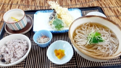 美味しいお蕎麦と十六穀米