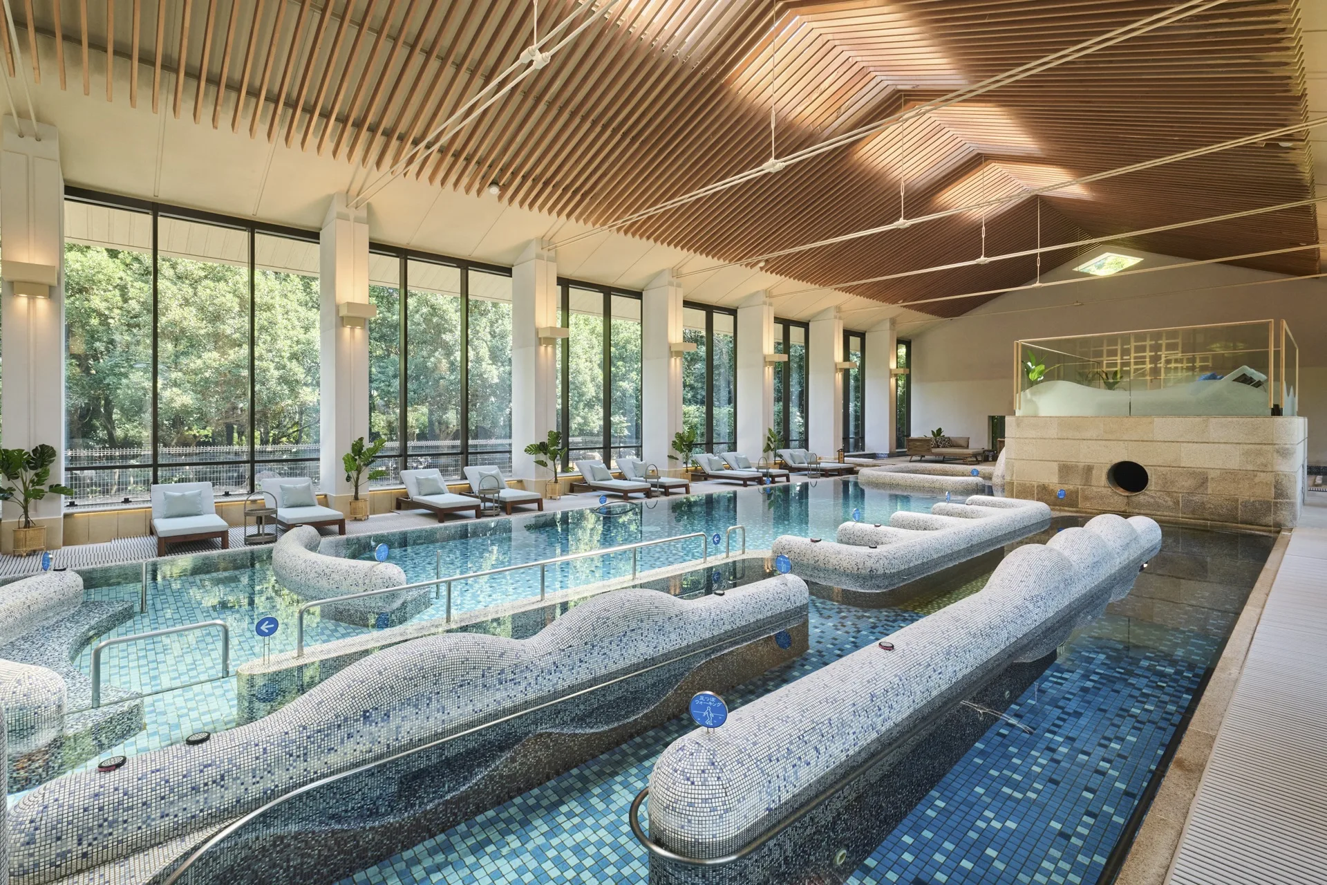 海洋深層水 赤沢スパ